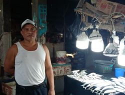 Pedagang Ikan di Pasar Inpres Matawai Minta Pemda Tertibkan Pedagang di Badan Jalan