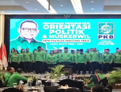 Kukuhkan Pengurus DPW, Waketum Hanif Dhakiri Tantang PKB NTT Naik Kelas