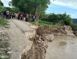 Pemda TTS Tinjau Jalan Tuakole di Desa Linamnutu Yang Putus, Akan Buka Jalur Alternatif